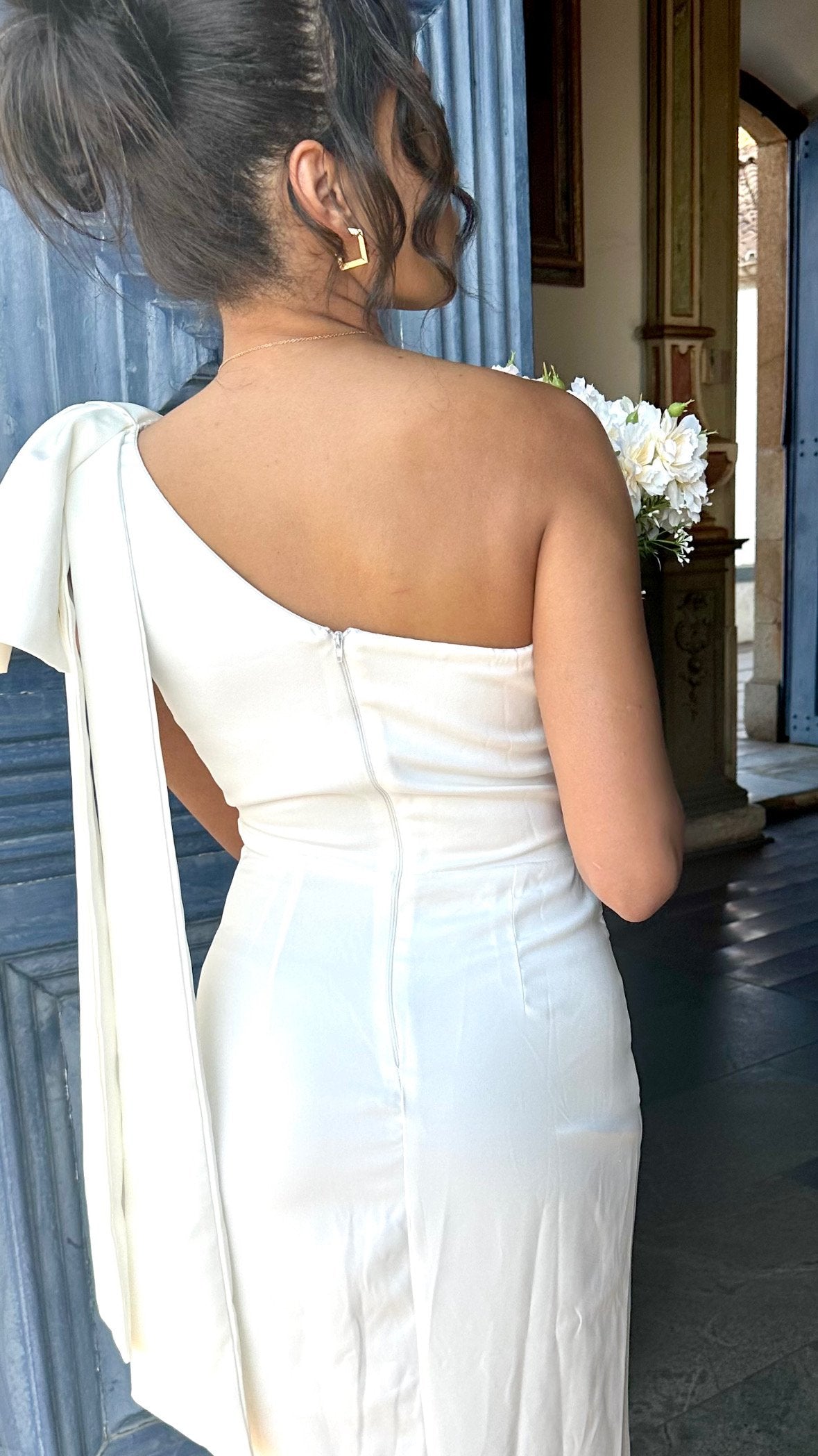 Vestido midi branco laço lateral casamento civil noivado pre wedding Helena
