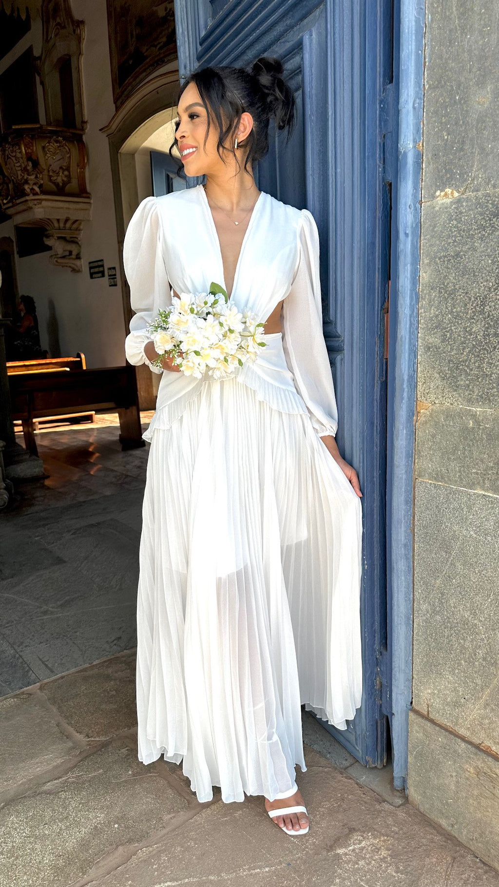 Vestido longo branco abertura lateral casamento civil noivado pré wedding Laís