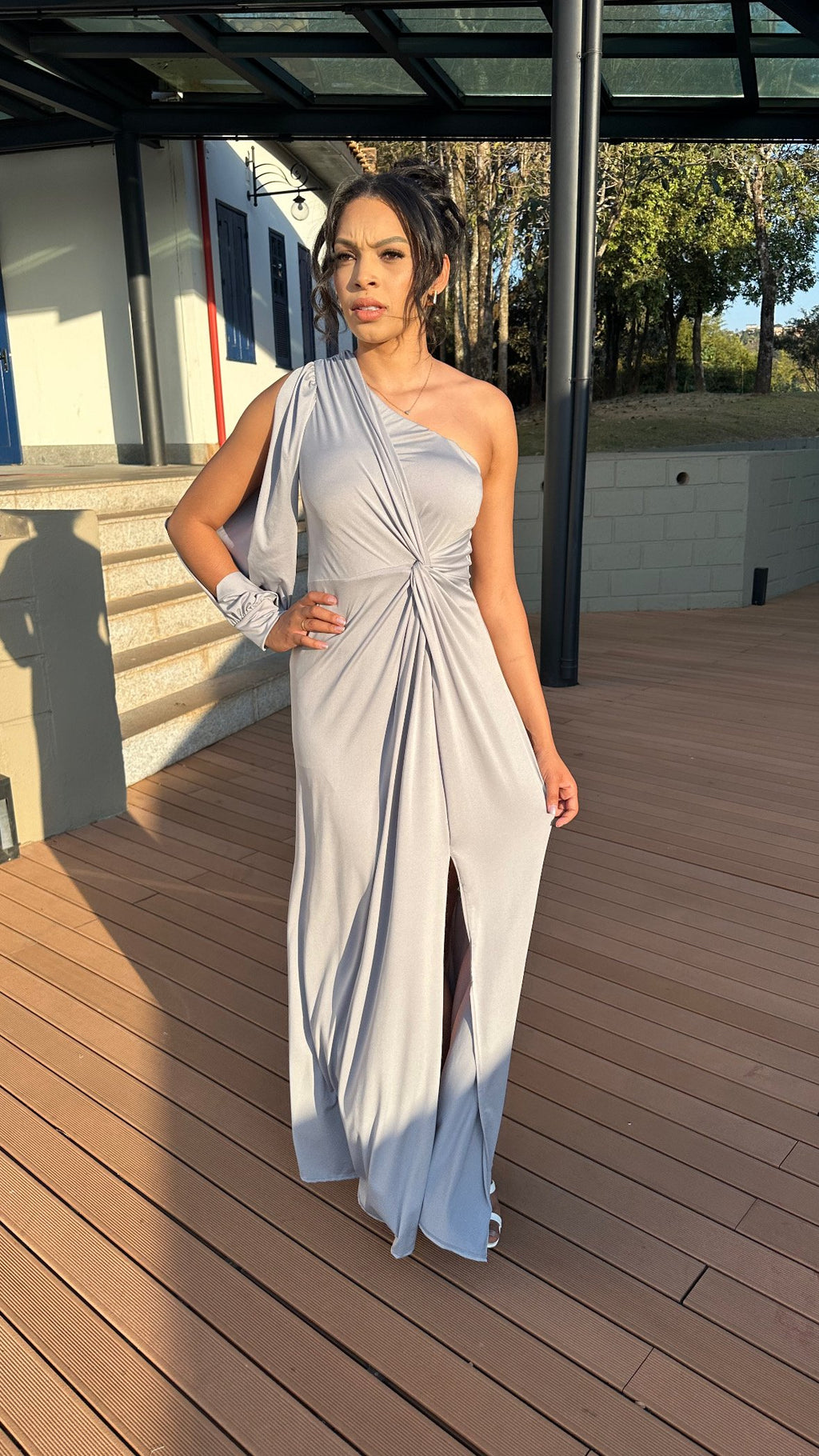 Vestido longo prata prateado fluit uma manga nula Joana