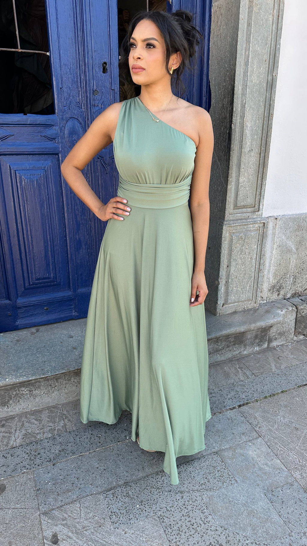 Vestido longo madrinha de casamento verde oliva Laura