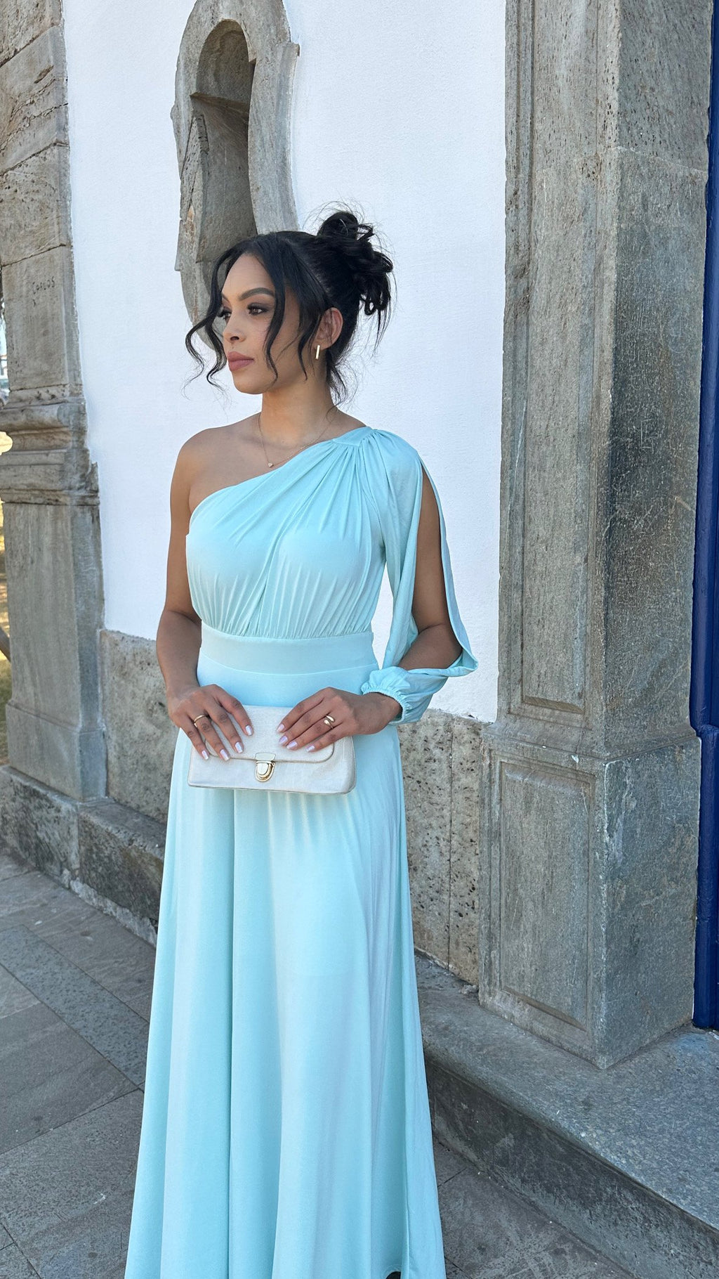 Vestido longo verde tifany com uma manga longa vazada fluit Perola