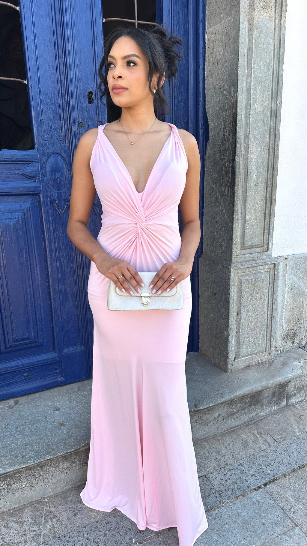 Vestido longo nozinho decote V rosa claro
