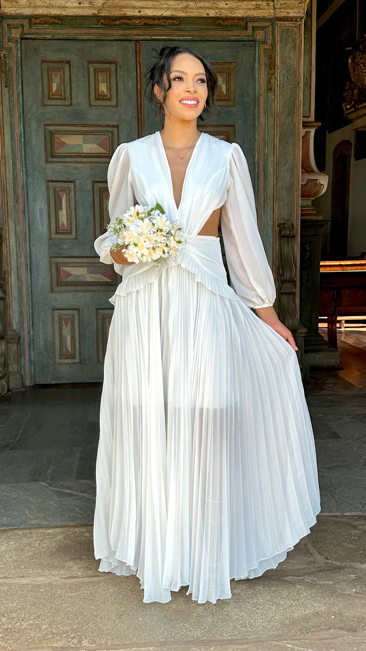 Vestido longo branco abertura lateral casamento civil noivado pré wedding Laís