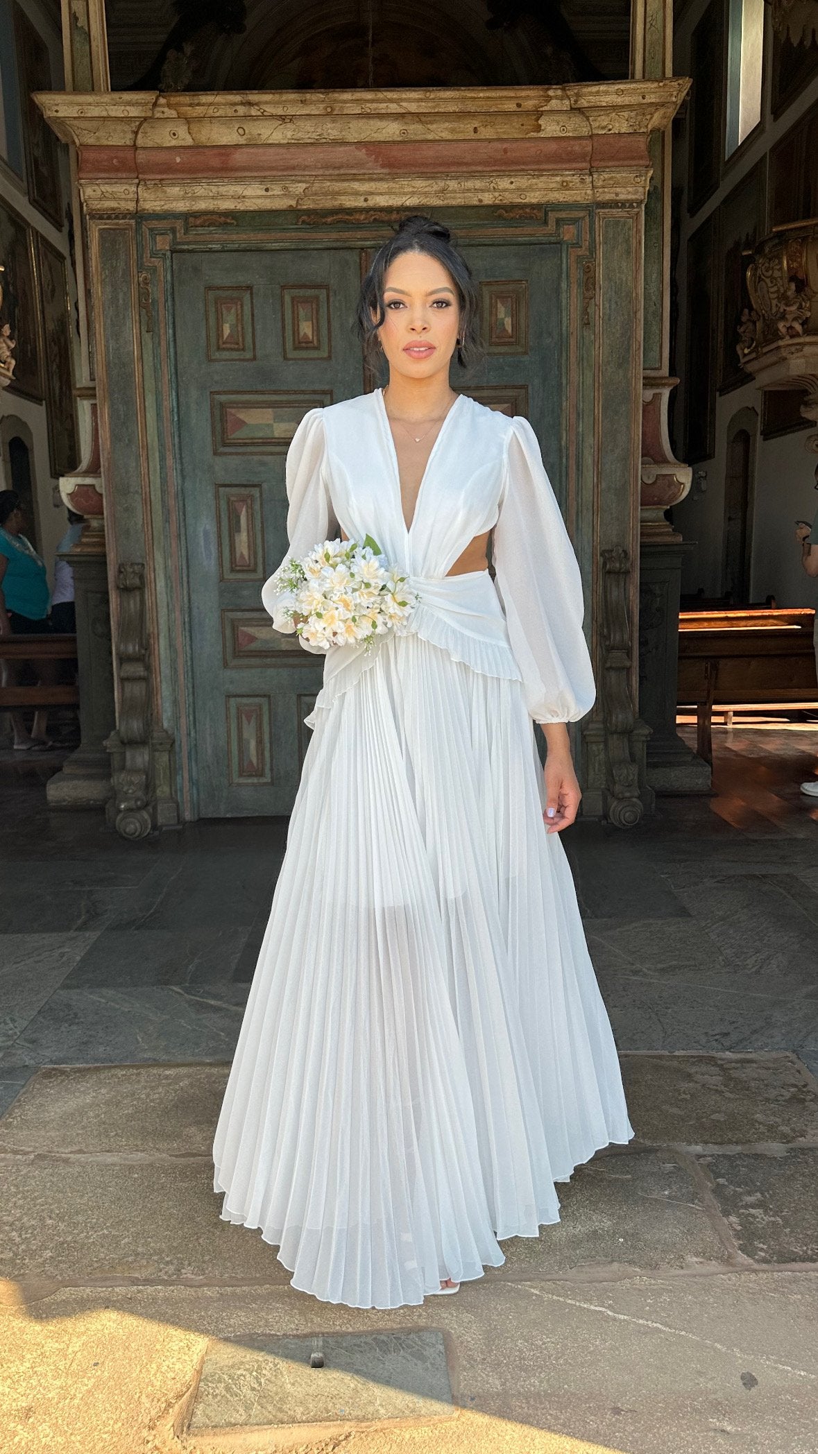 Vestido longo branco abertura lateral casamento civil noivado pré wedding Laís