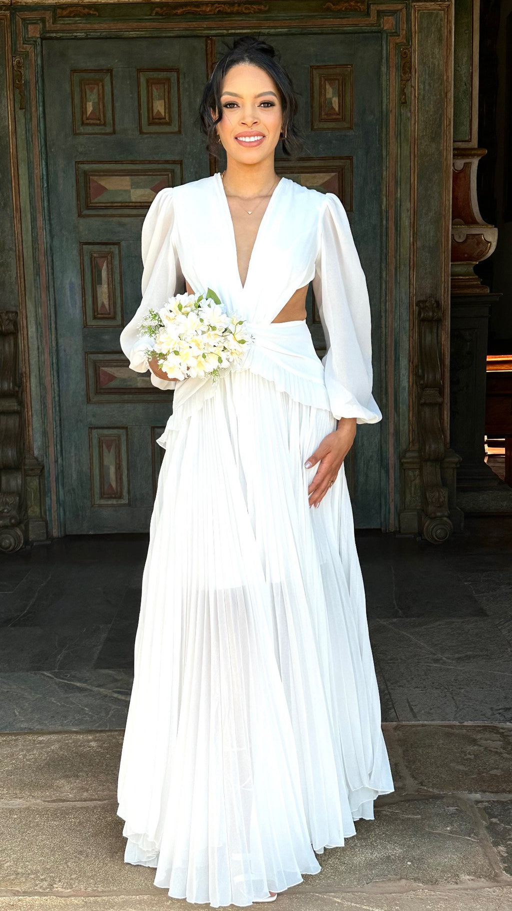 Vestido longo branco abertura lateral casamento civil noivado pré wedding Laís