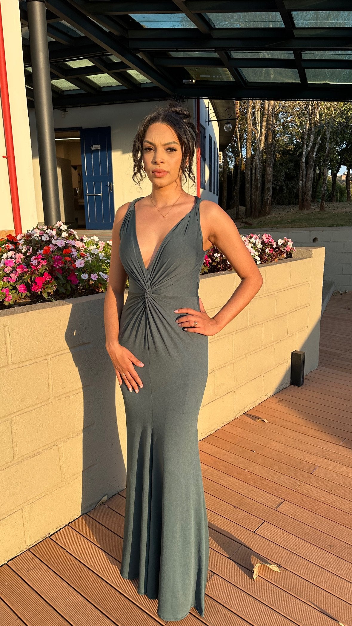 Vestido longo nozinho decote V Verde esmeralda