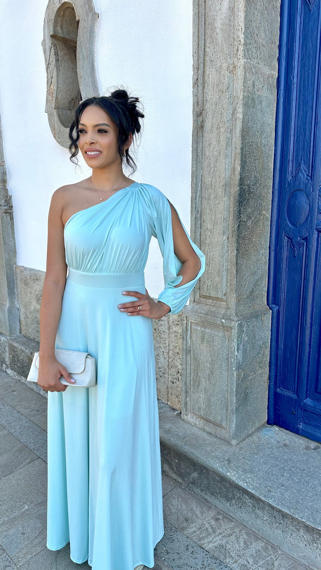 Vestido longo verde tifany com uma manga longa vazada fluit Perola