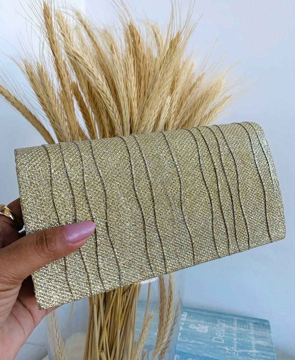 Bolsa Clouth Brilhante Dourada