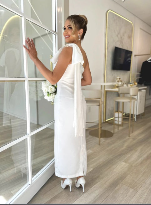 Vestido midi branco laço lateral casamento civil noivado pre wedding Helena