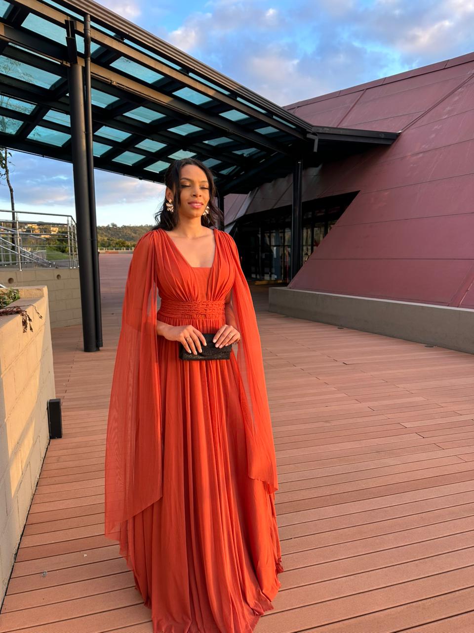 Vestido longo Tule com Capas Laterais Terracota