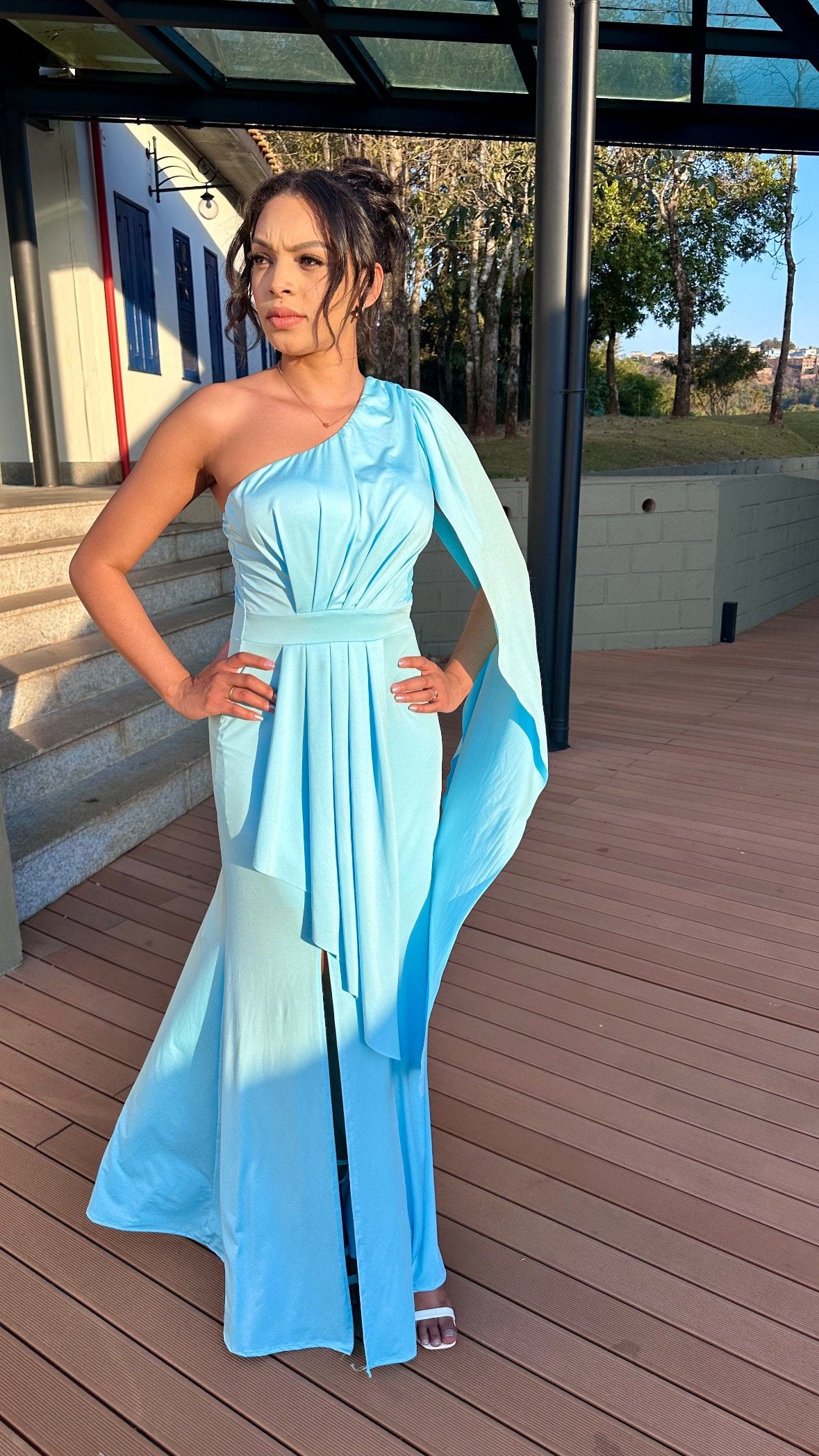 Vestido longo madrinha de casamento Azul serenity Antonella