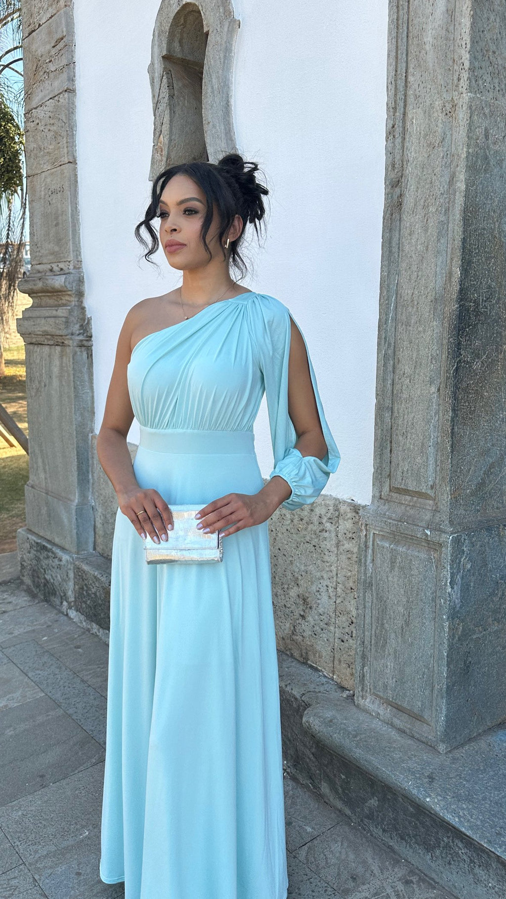 Vestido longo verde tifany com uma manga longa vazada fluit Perola