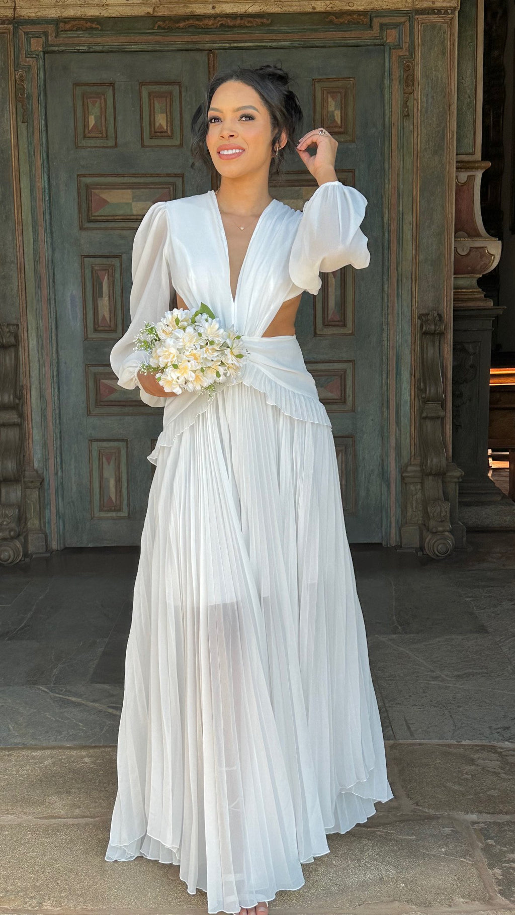 Vestido longo branco abertura lateral casamento civil noivado pré wedding Laís