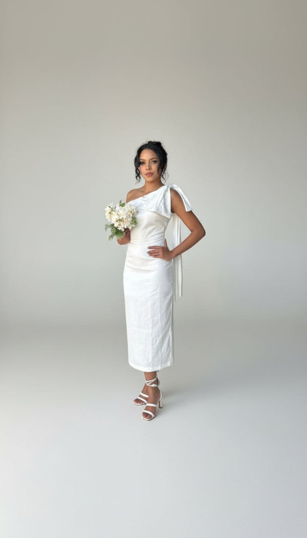 Vestido midi branco laço lateral casamento civil noivado pre wedding Helena