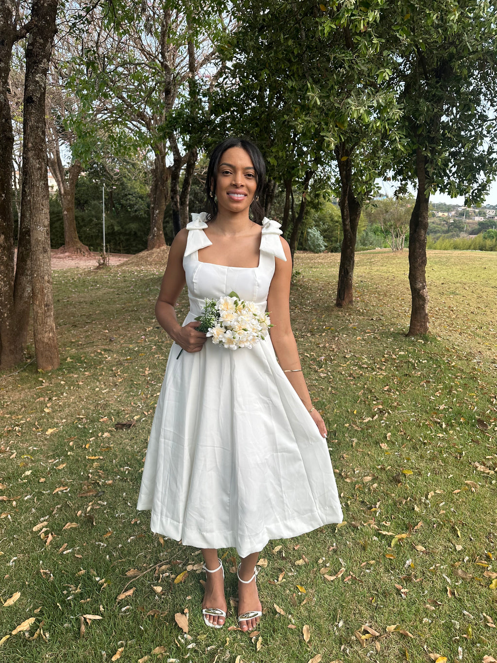 Vestido Midi Off-White Com Laço Aline