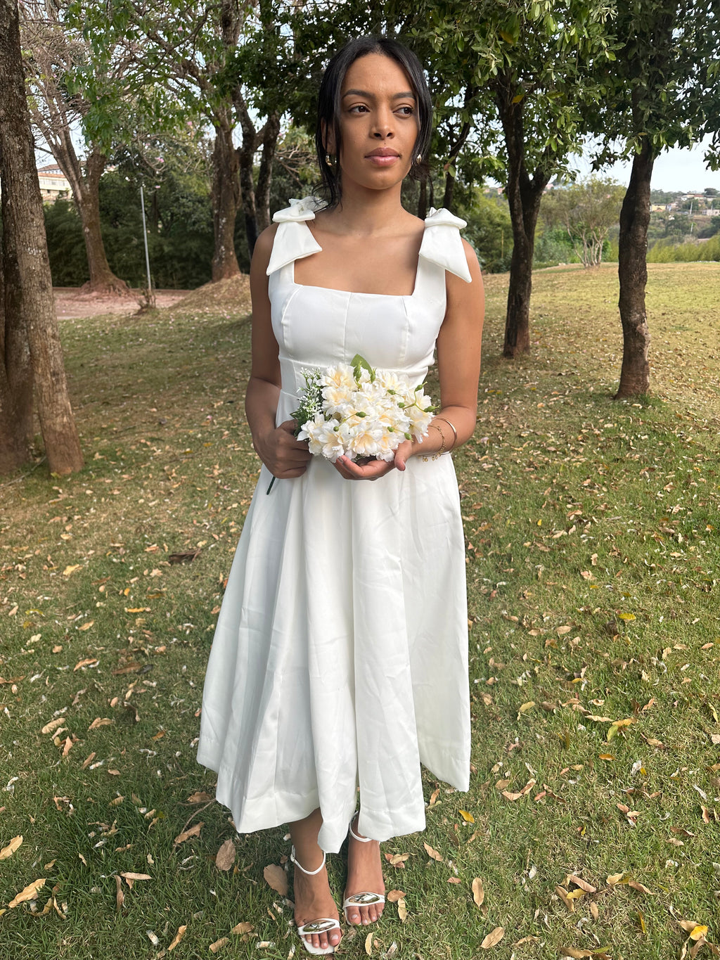 Vestido Midi Off-White Com Laço Aline
