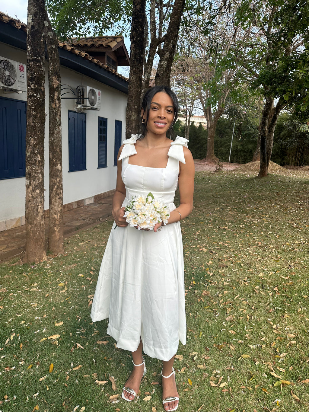 Vestido Midi Off-White Com Laço Aline