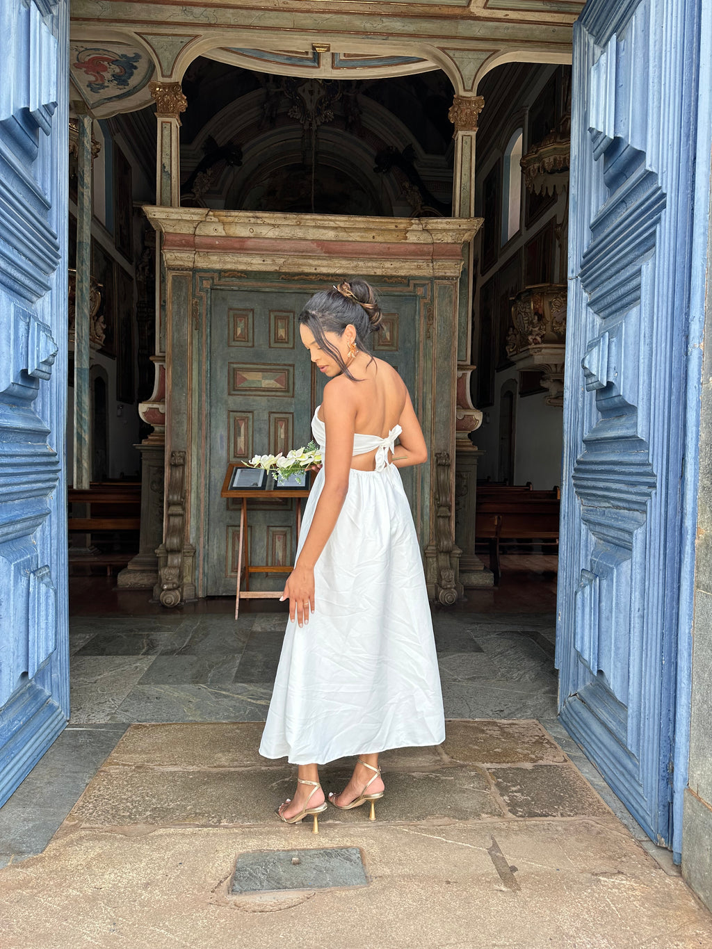 Vestido midi branco casamento civil noivado pre wedding Brenda