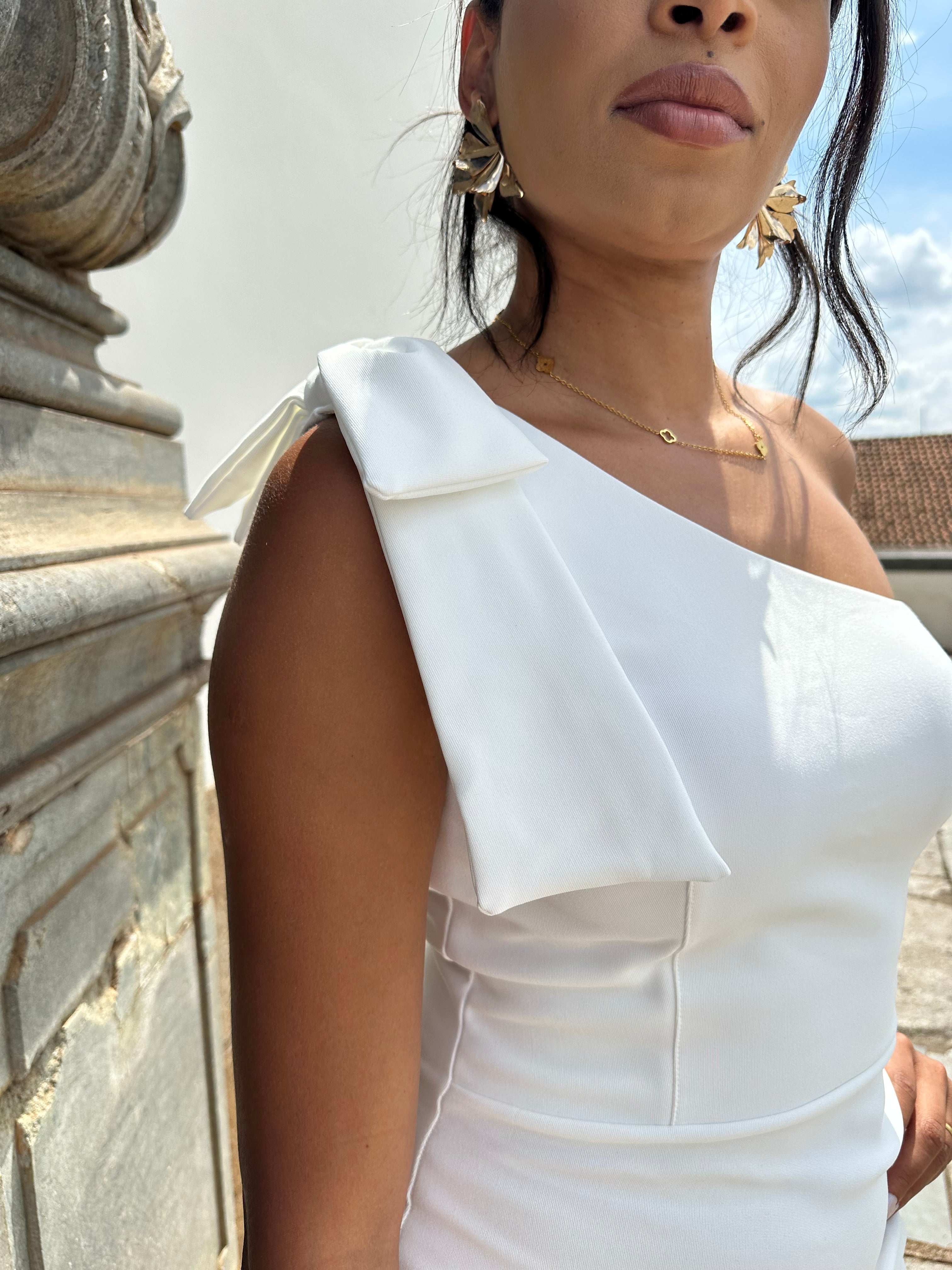 Vestido Curto branco laço lateral casamento civil noivado pre wedding