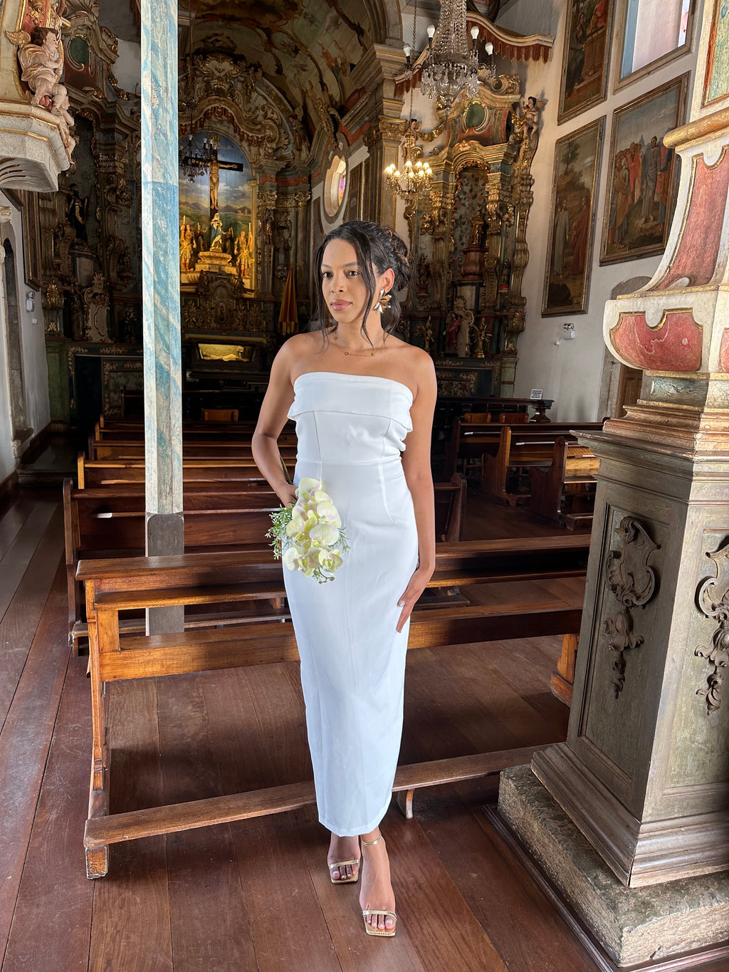 Vestido midi branco Tomara que caia casamento civil noivado pre wedding Giovana