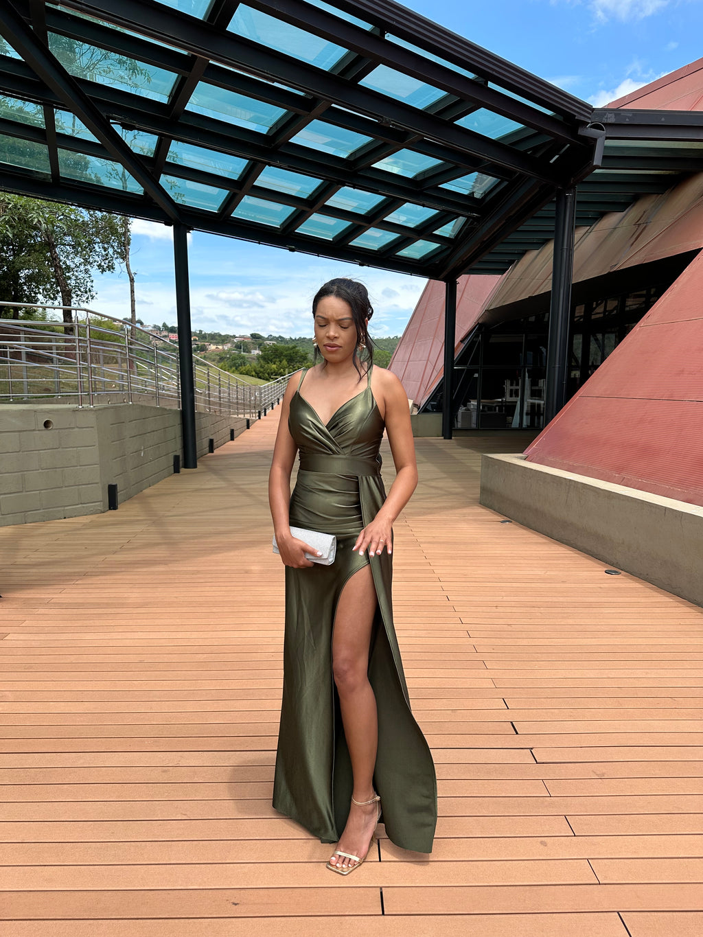 Vestido Longo verde oliva Acetinado Corset decote Joana
